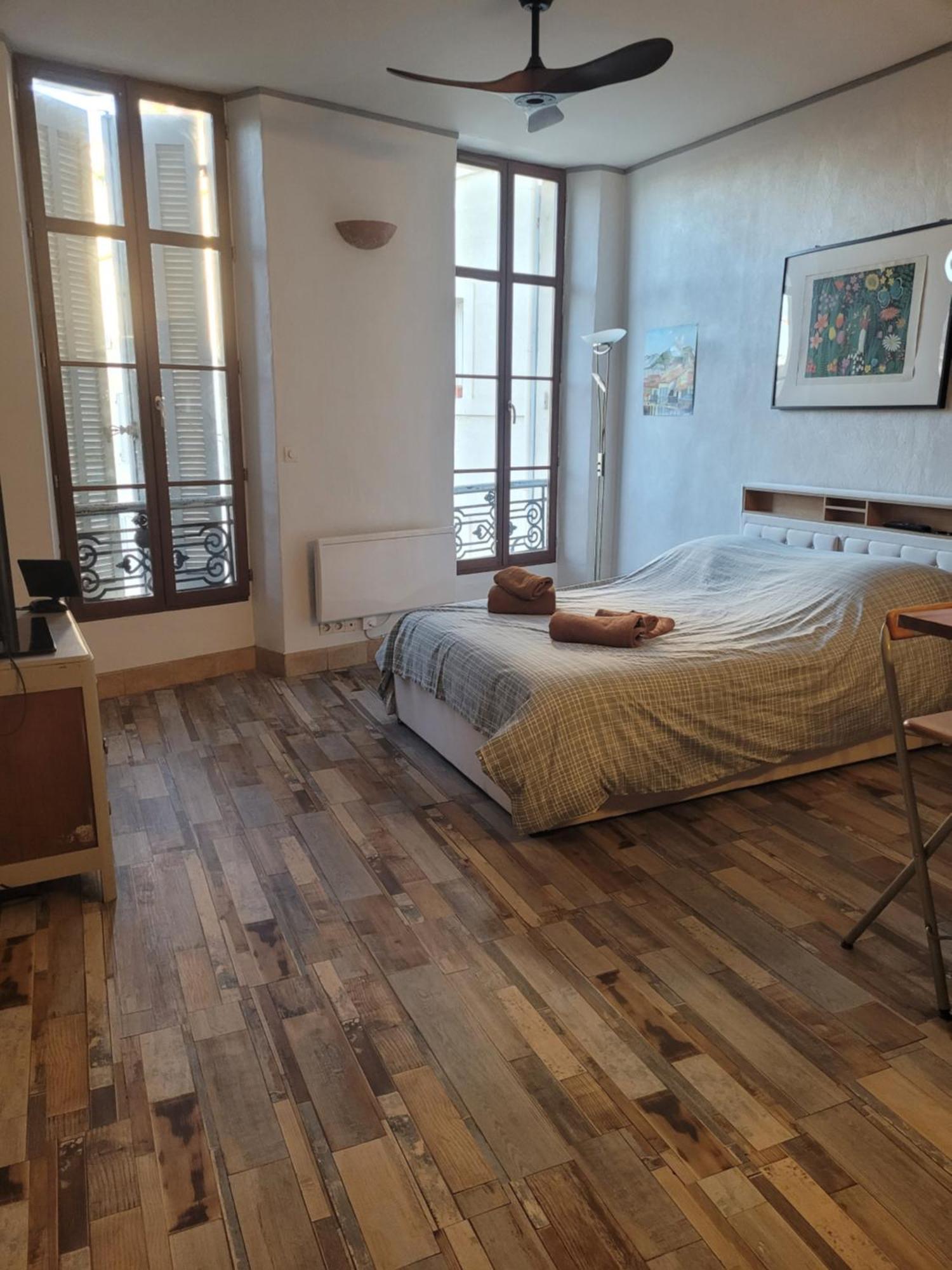 Studio Agreable Au Coeur Du Quartier Historique Marseille Bagian luar foto